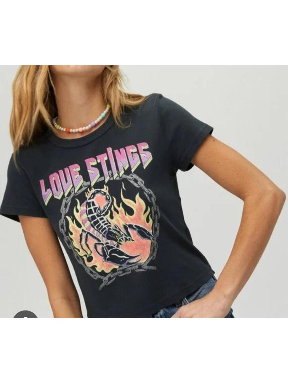 Daydreamer Love Stings Cropped Fitted Tee (S)